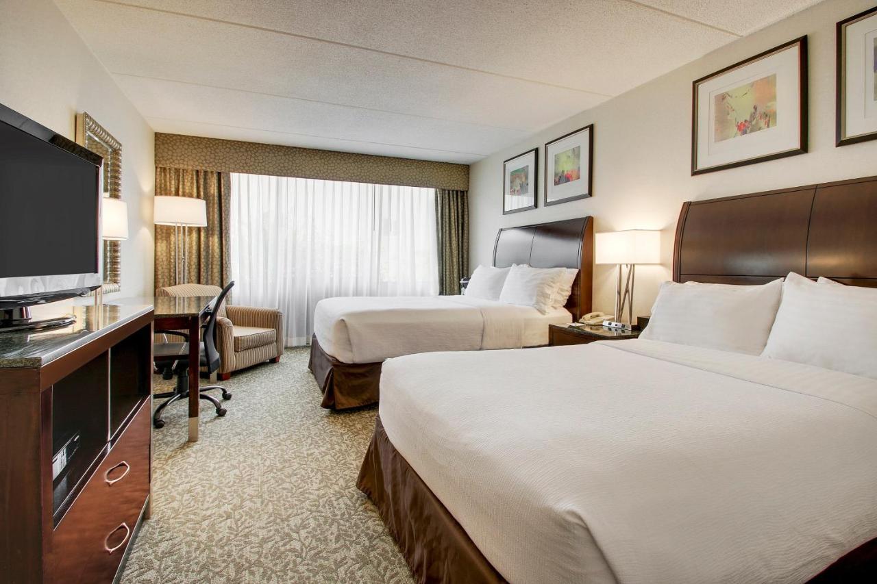 Holiday Inn Westbury-Long Island By Ihg Carle Place Exterior photo