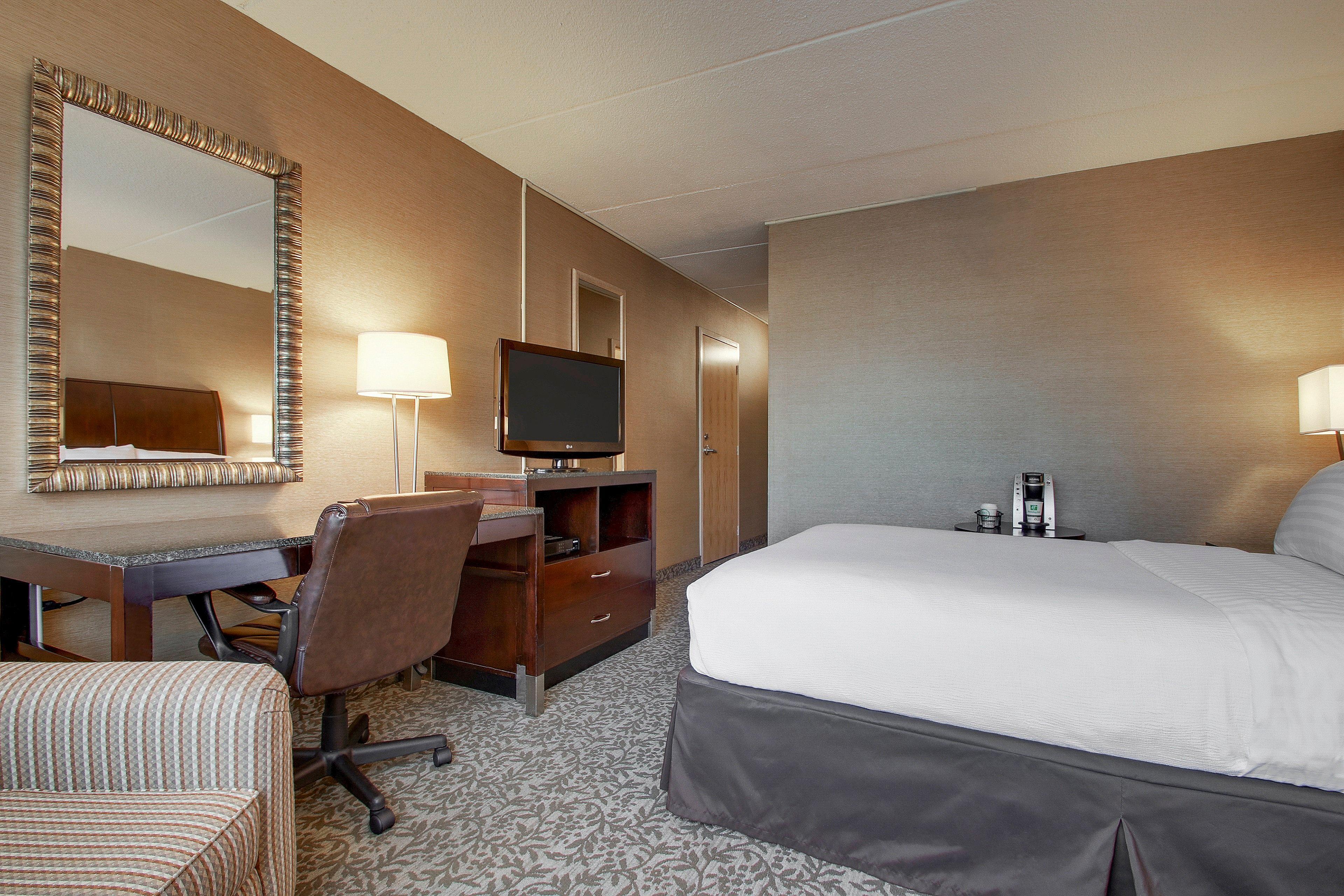 Holiday Inn Westbury-Long Island By Ihg Carle Place Exterior photo