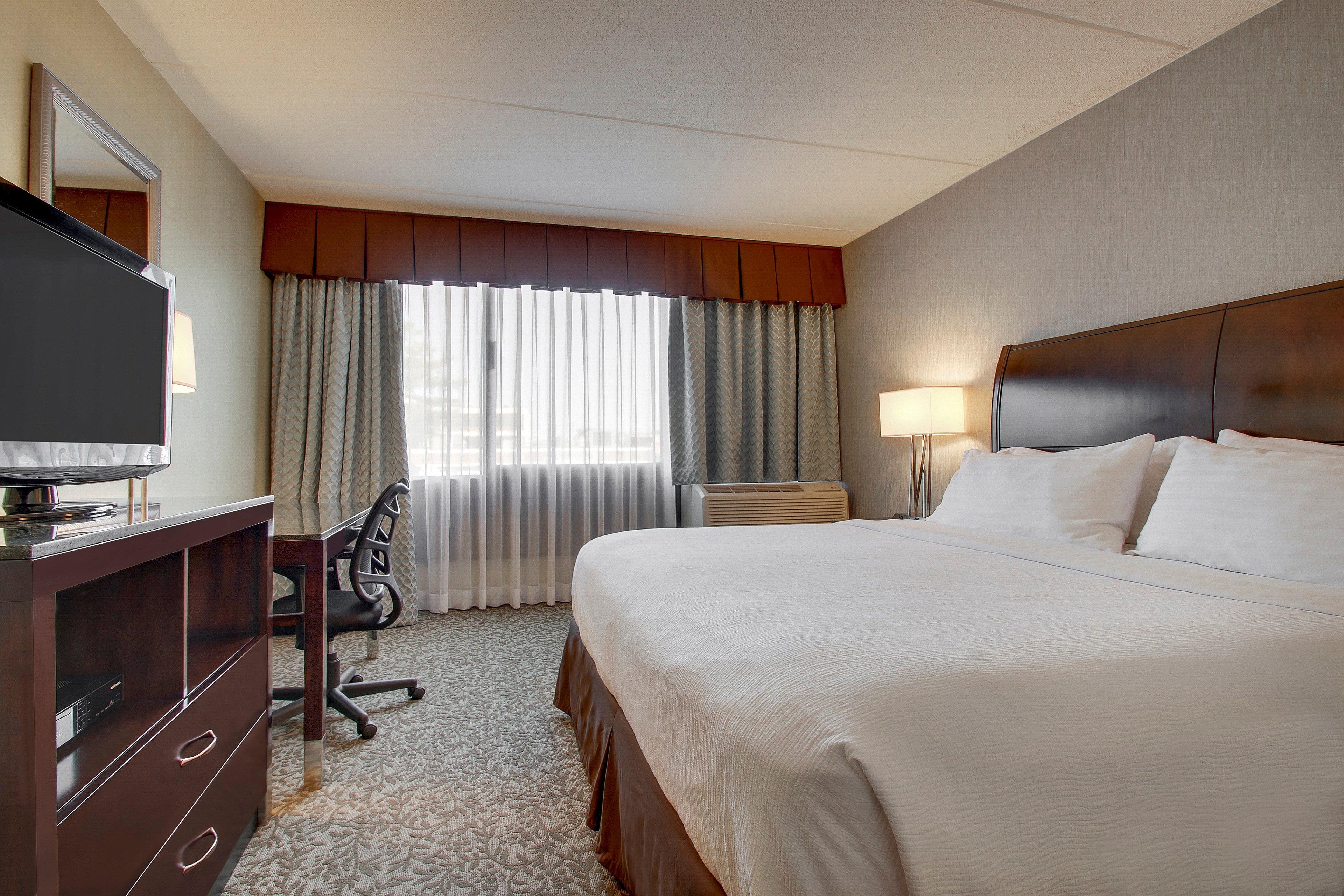 Holiday Inn Westbury-Long Island By Ihg Carle Place Exterior photo
