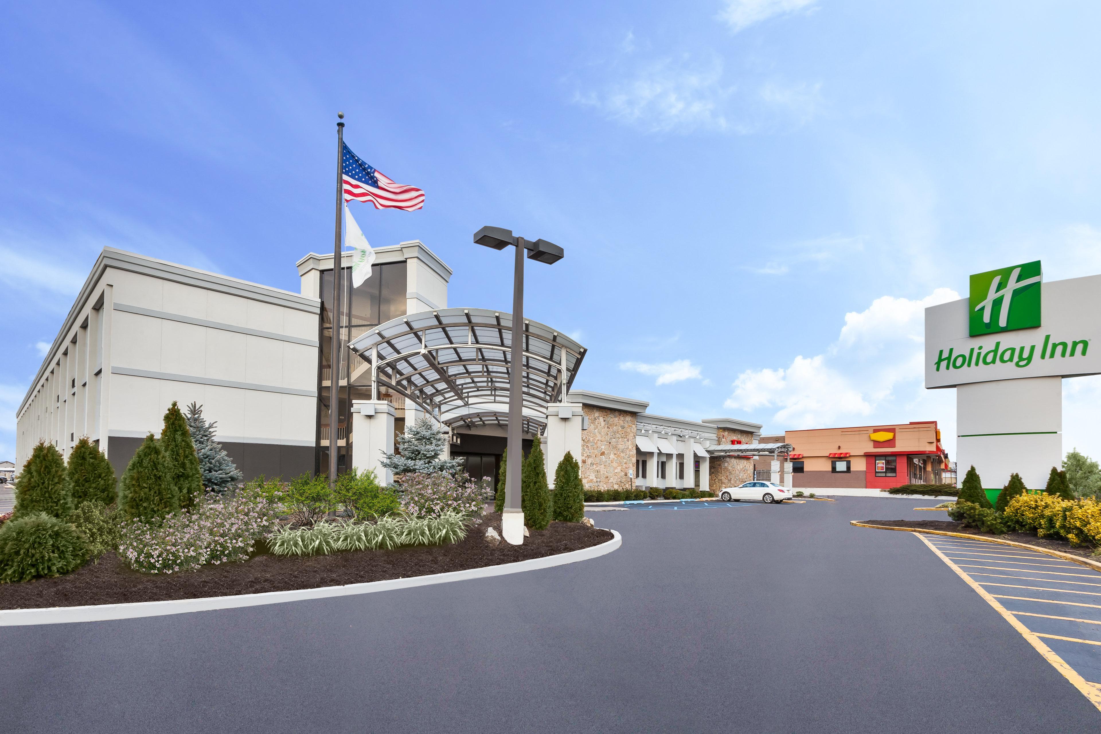Holiday Inn Westbury-Long Island By Ihg Carle Place Exterior photo
