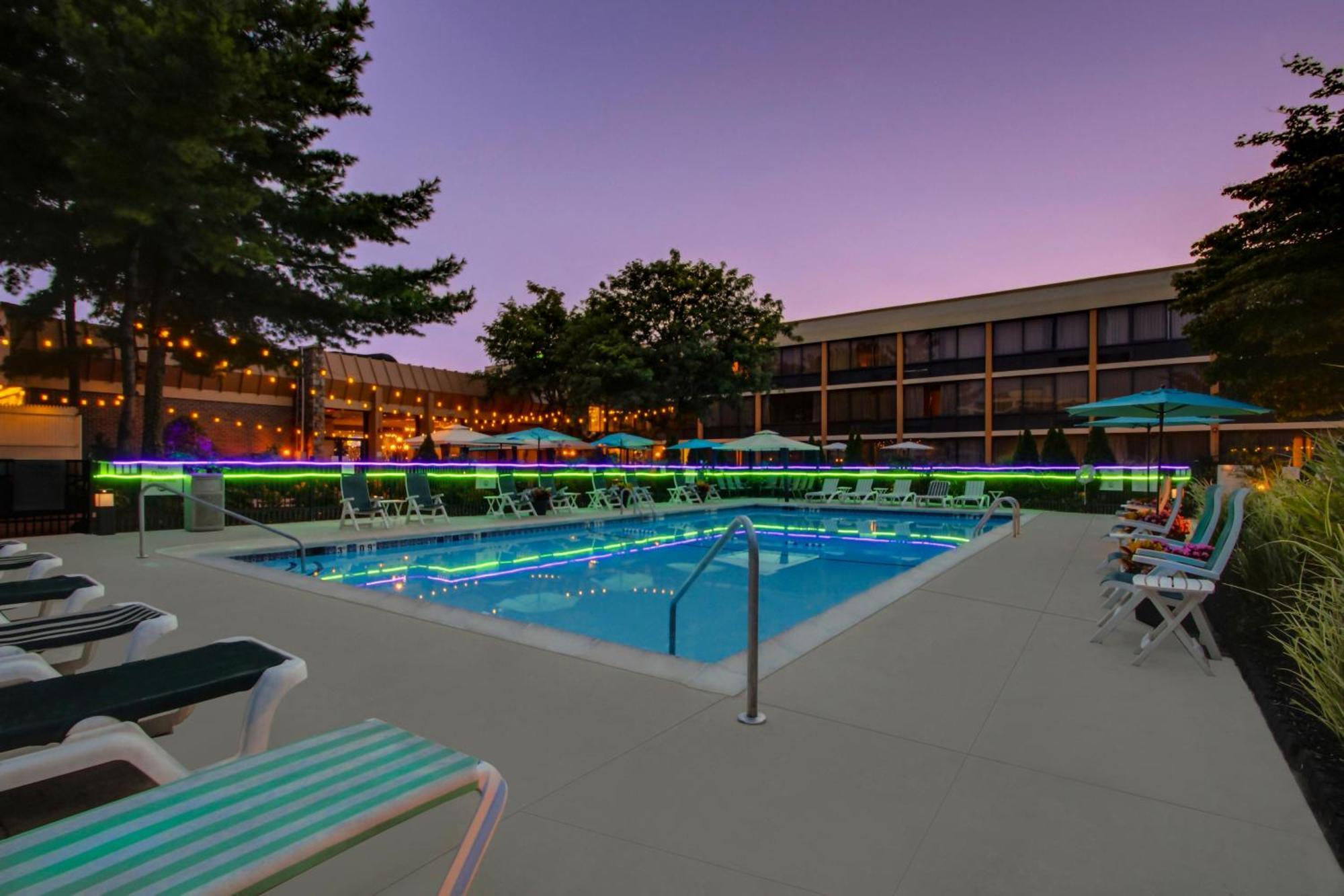 Holiday Inn Westbury-Long Island By Ihg Carle Place Exterior photo
